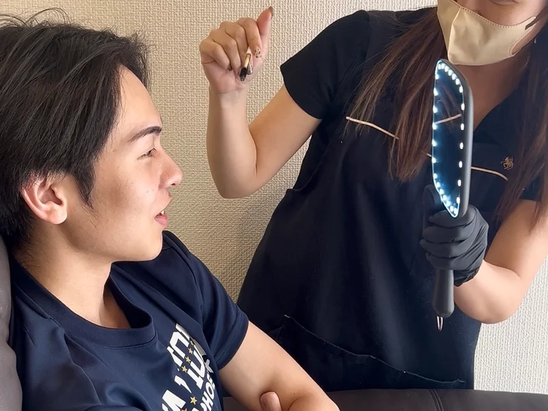 那覇おもろまちの眉毛サロン01での丁寧なカウンセリング風景