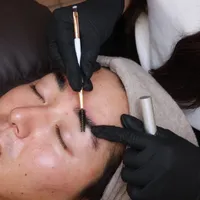 眉毛パーマデザインの施術写真