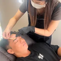 眉毛ワックスデザインの施術写真